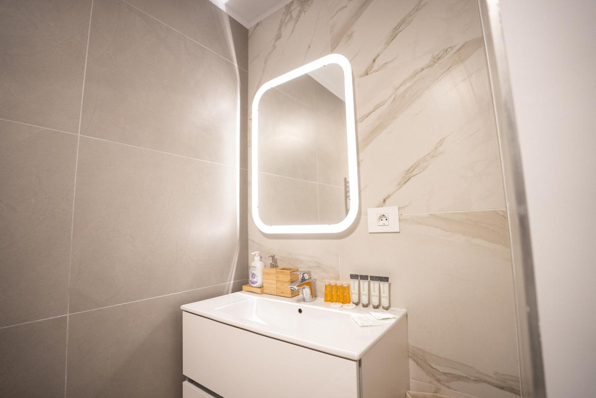 The Level Sanctuary: Free Parking & Netflix Apartment Bucureşti Exterior foto